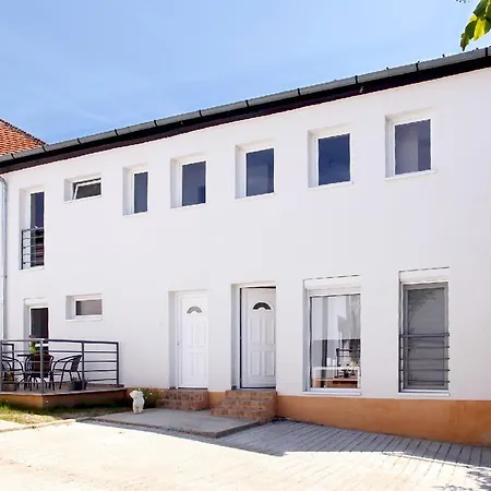 Apartamento Diamonds Pécs